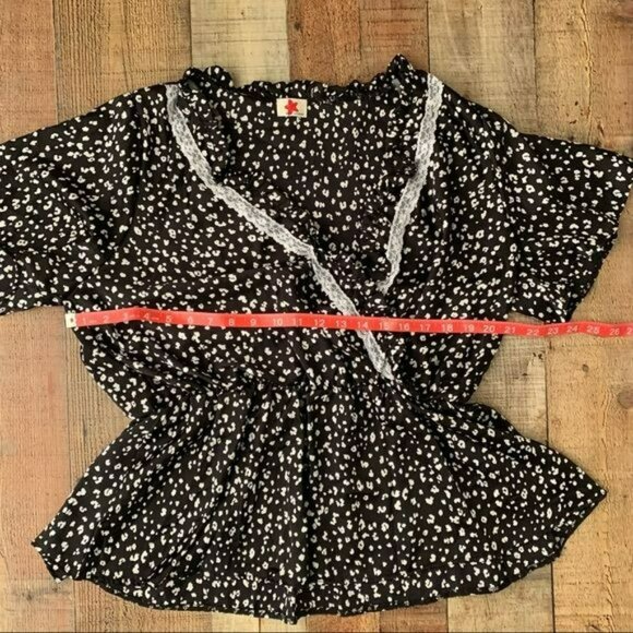 Blue leopard black and white animal print baby doll low neck short sleeve blouse - Picture 2 of 6